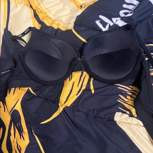 Black Ribbed Bra - Picture 2 of 3